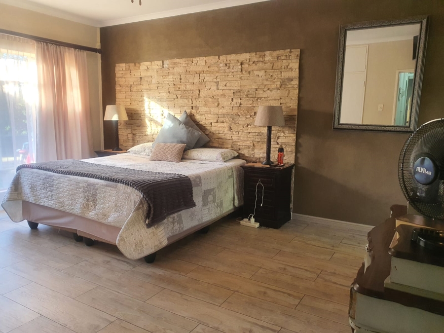 3 Bedroom Property for Sale in Safari Gardens North West